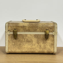 Load image into Gallery viewer, Vintage Enamel Flight Cosmetics Case - 1950's
